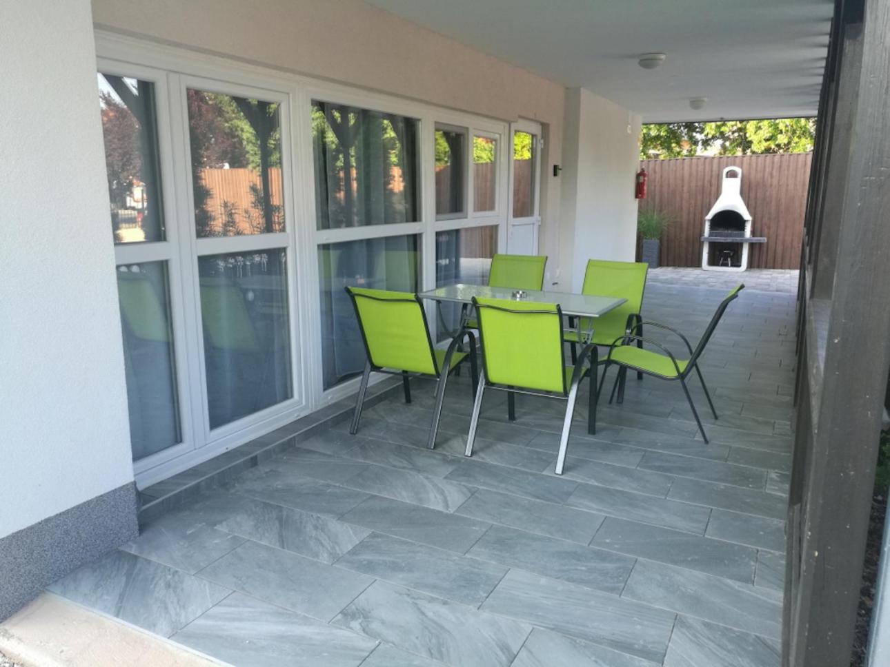 Tutti Apartman Balatonlelle Bagian luar foto
